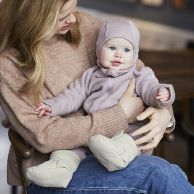 Capáčky VOKSI Baby Booties 2025, seashell sand light grey 0-1y - 2